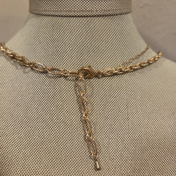 Elegant Gold and Green Pendant Necklace - Picture 2 of 2